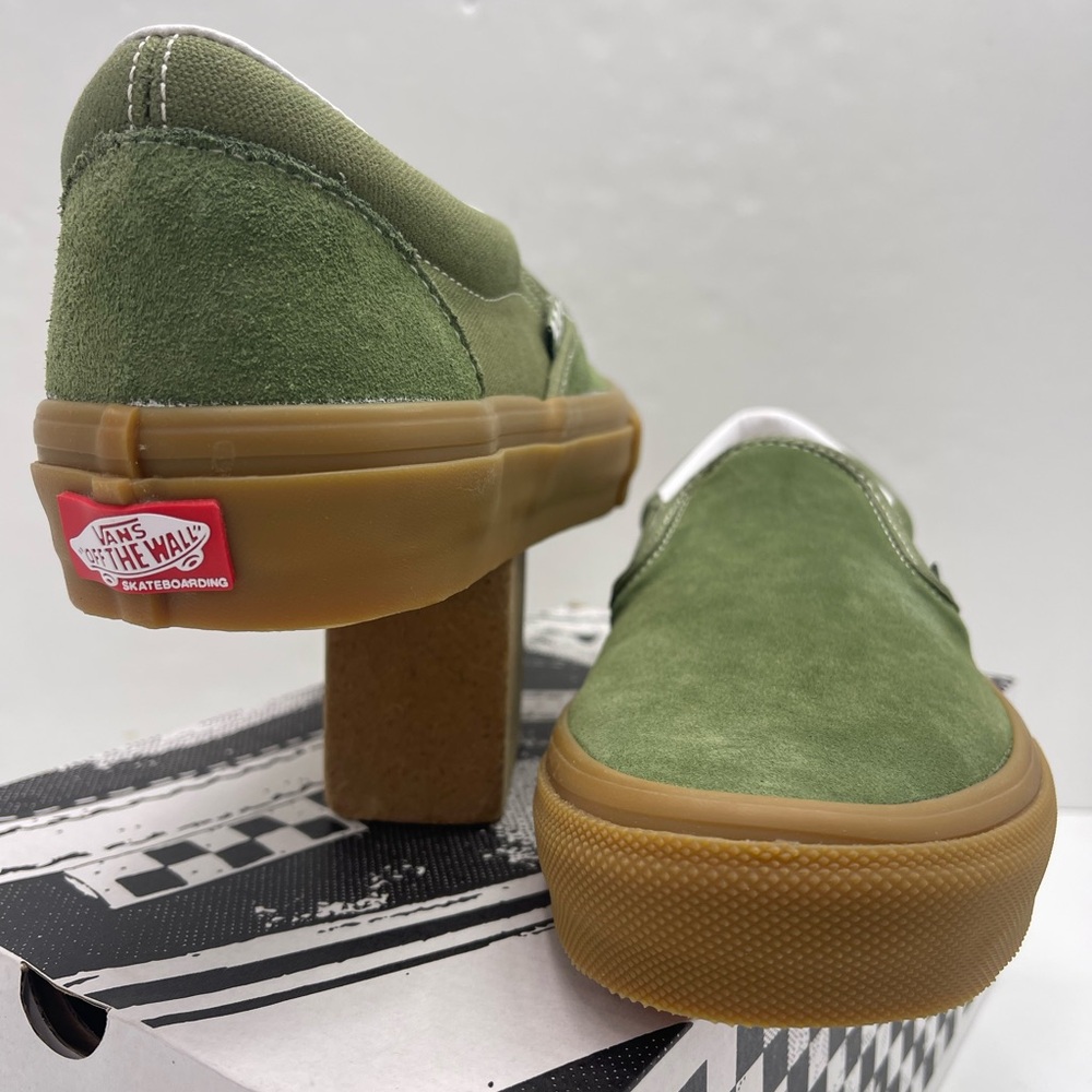 Vans • WMNS Suede Skate Slip-On
Green/Gum
VN0A2Z3117P Sneakers - Picture 8 of 16